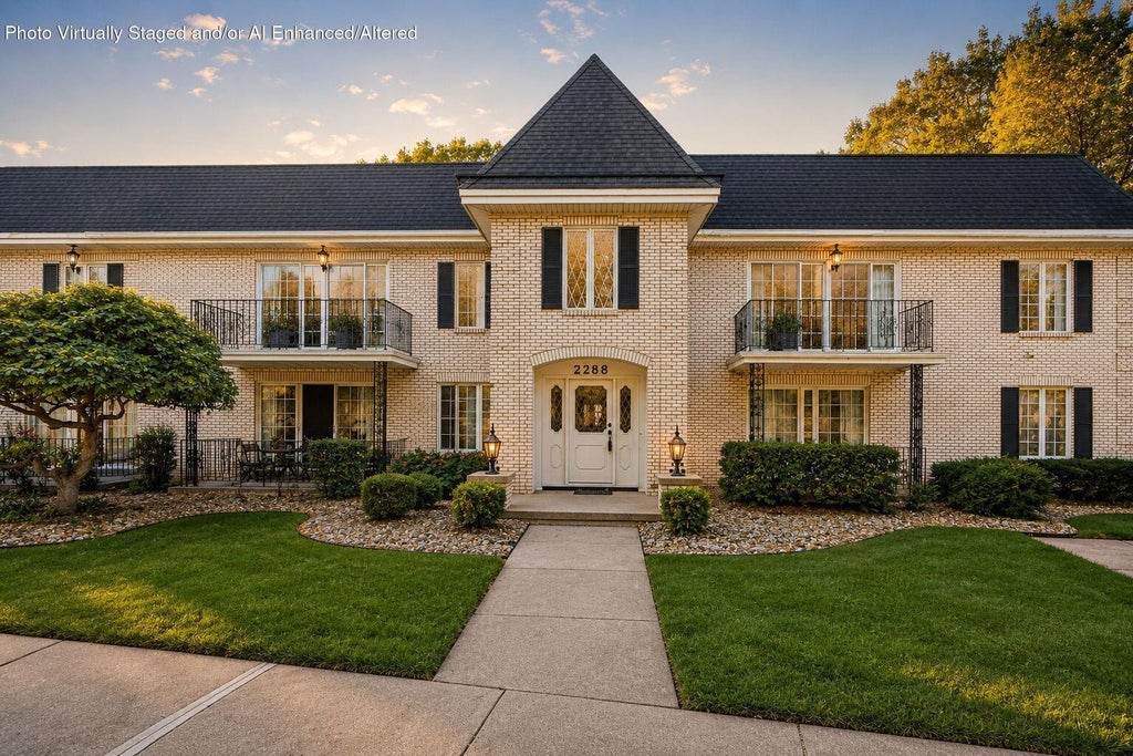 Photo of 2288 Bordeaux Walk #D2, Highland, IN 46322 (MLS # 844546)