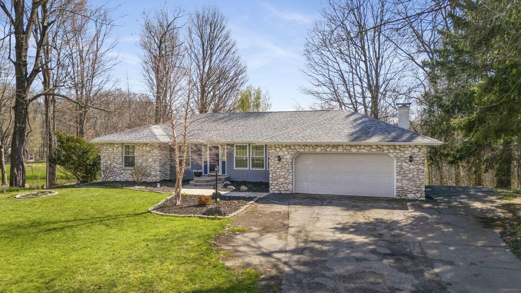 Photo of 167 N Woodland Drive, La Porte, IN 46350 (MLS # 836950)