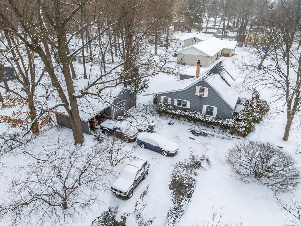 Photo of 310 Edgemoor Drive, Trail Creek, IN 46360 (MLS # 836119)