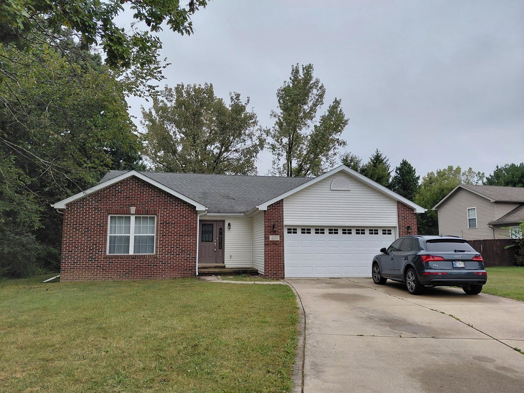 Photo of 237 Vulpine Drive, Valparaiso, IN 46385 (MLS # 845657)