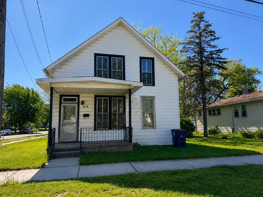 Photo of 415 Cleveland Avenue, Michigan City, IN 46360 (MLS # 838876)