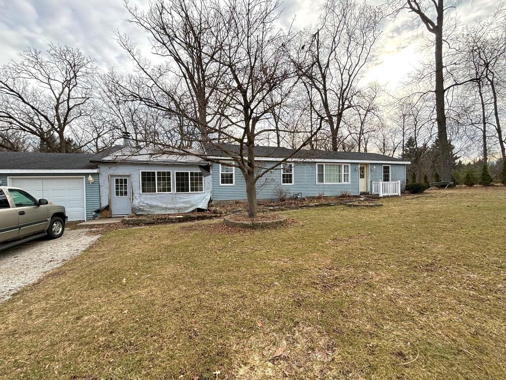 Photo of 362 W Division Road, Valparaiso, IN 46385 (MLS # 834803)