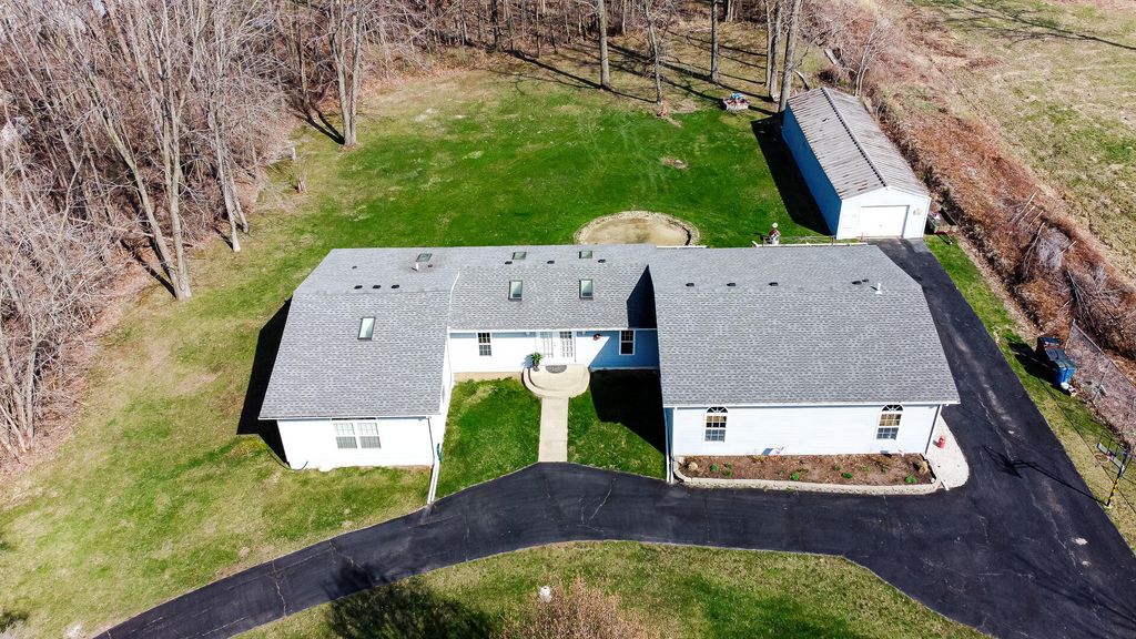 Photo of 1395 Waverly Road, Chesterton, IN 46304 (MLS # 836349)