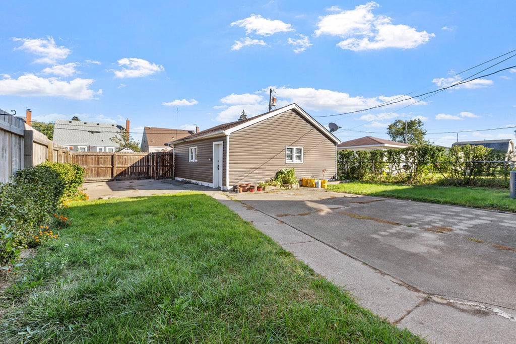 Photo of 5507 Wegg Avenue, East Chicago, IN 46312 (MLS # 847102)