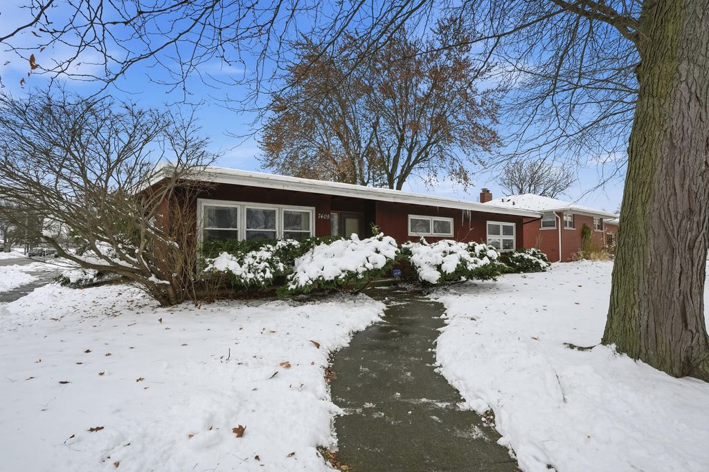 Photo of 7405 Meadow Lane Avenue, Hammond, IN 46324 (MLS # 831610)