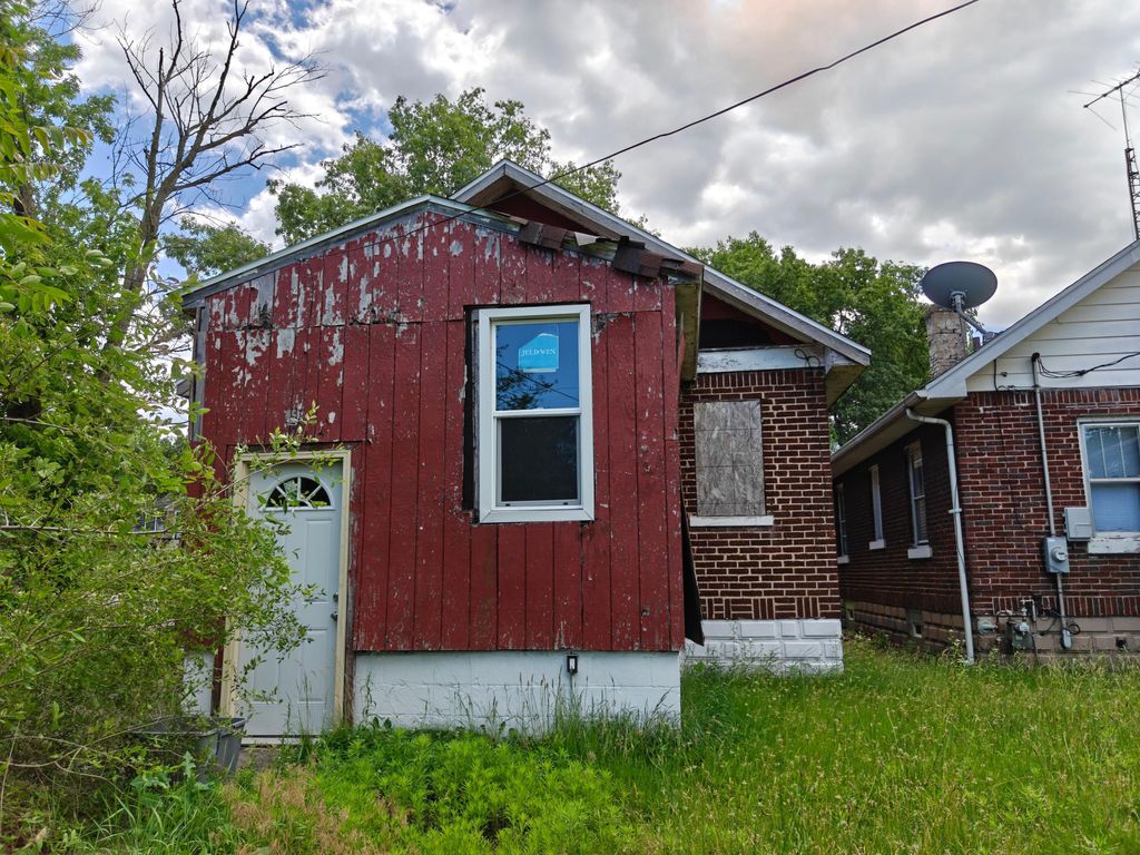 Photo of 834 E 41st Avenue, Gary, IN 46409 (MLS # 840984)