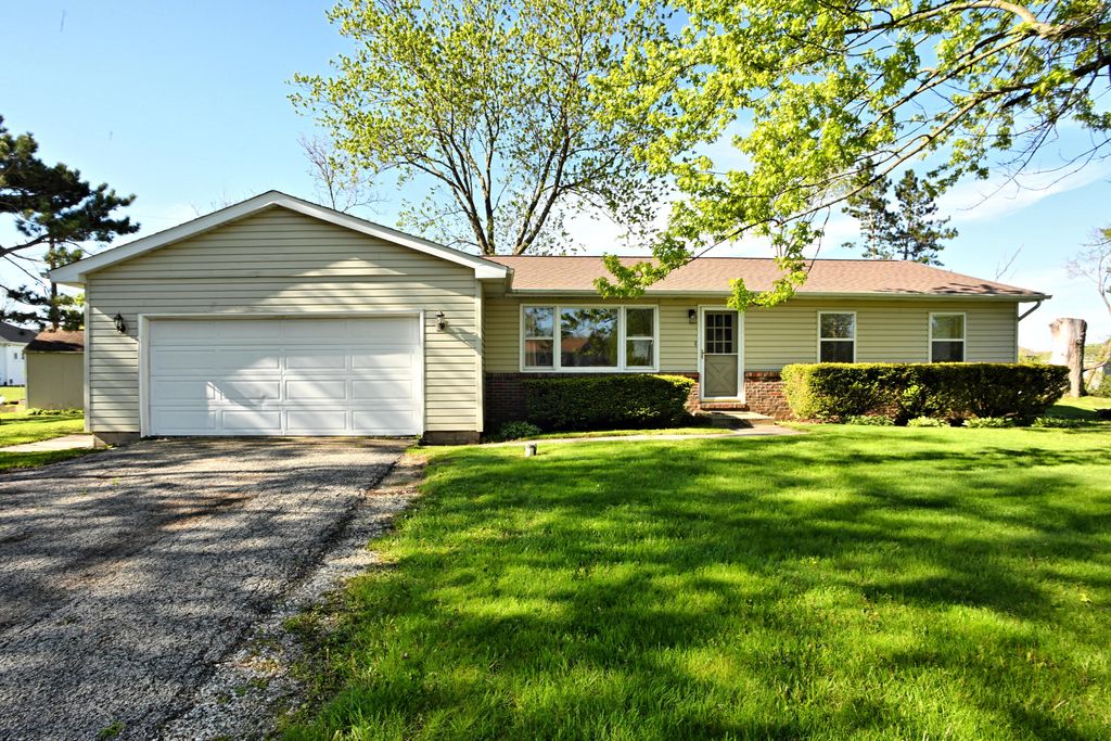Photo of 2704 Kellee Court, Valparaiso, IN 46383 (MLS # 838734)