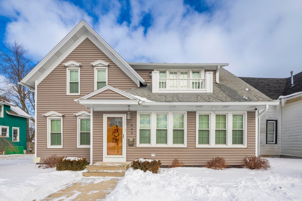 Photo of 502 E 8th Street, Michigan City, IN 46360 (MLS # 833768)