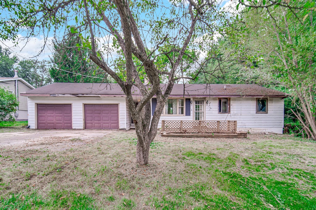 Photo of 90 S 275 W, Valparaiso, IN 46385 (MLS # 844595)
