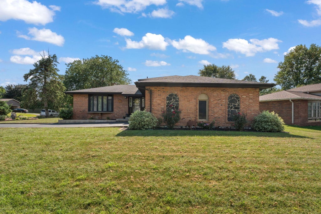 Photo of 3167 Westwind Court, Crown Point, IN 46307 (MLS # 845055)