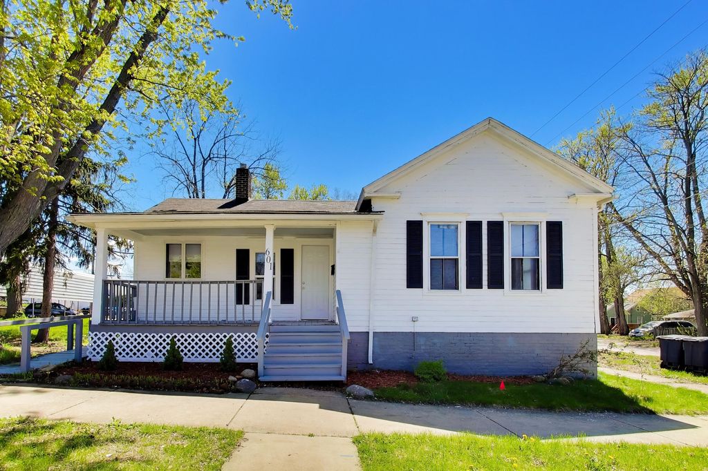 Photo of 601 E 10th Street, Michigan City, IN 46360 (MLS # 837598)