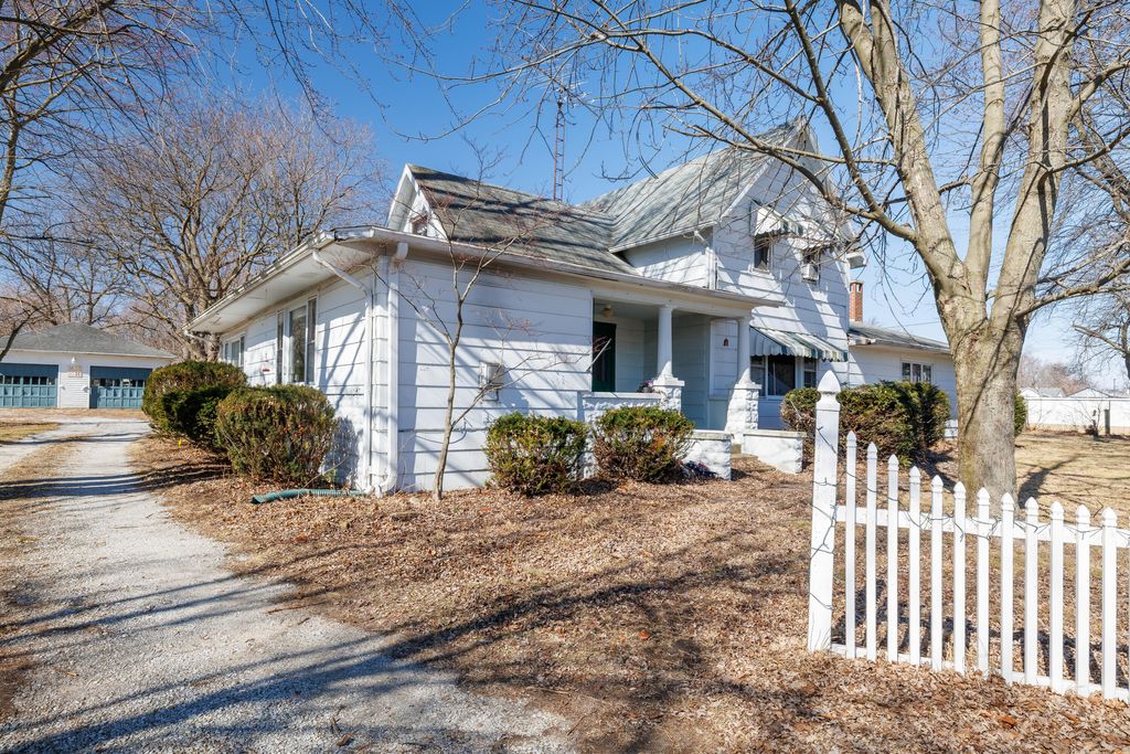 Photo of 410 S Polk Street, Morocco, IN 47963 (MLS # 834908)