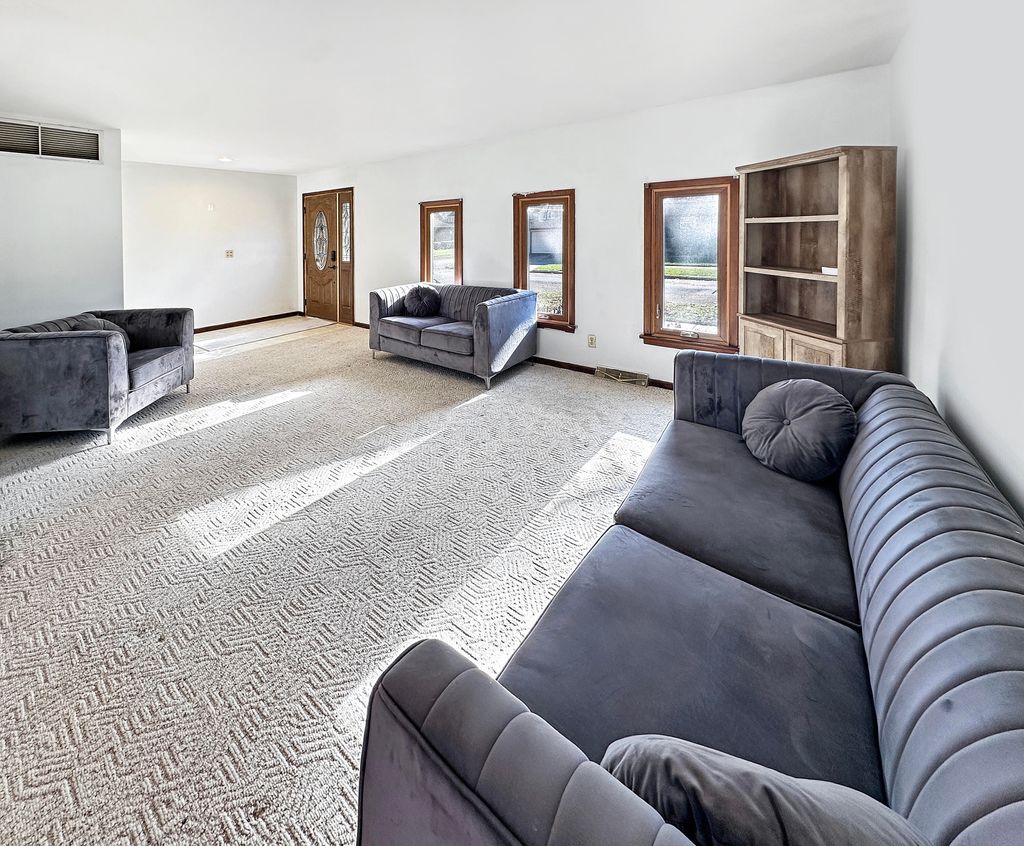 Photo of 8019 Hohman Avenue, Munster, IN 46321 (MLS # 831523)