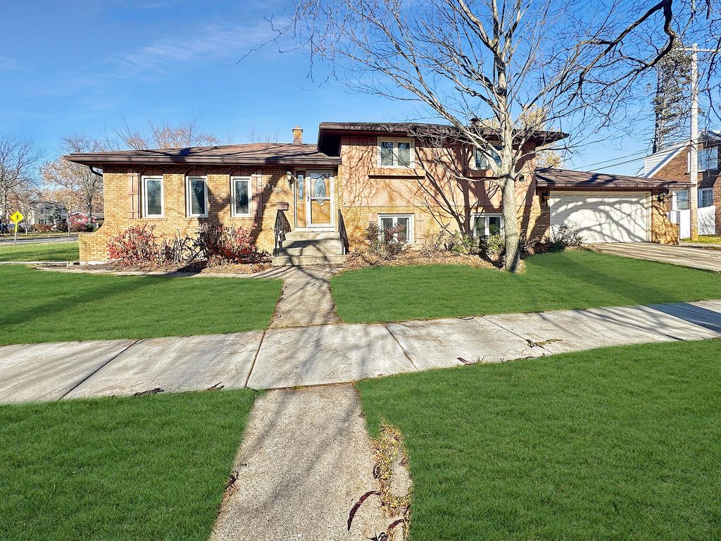 Photo of 8019 Hohman Avenue, Munster, IN 46321 (MLS # 831523)