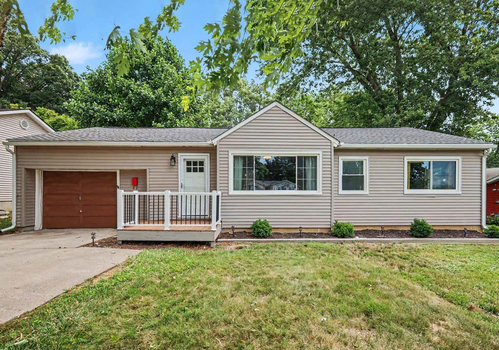 Photo of 706 Milton Street, Valparaiso, IN 46385 (MLS # 843249)