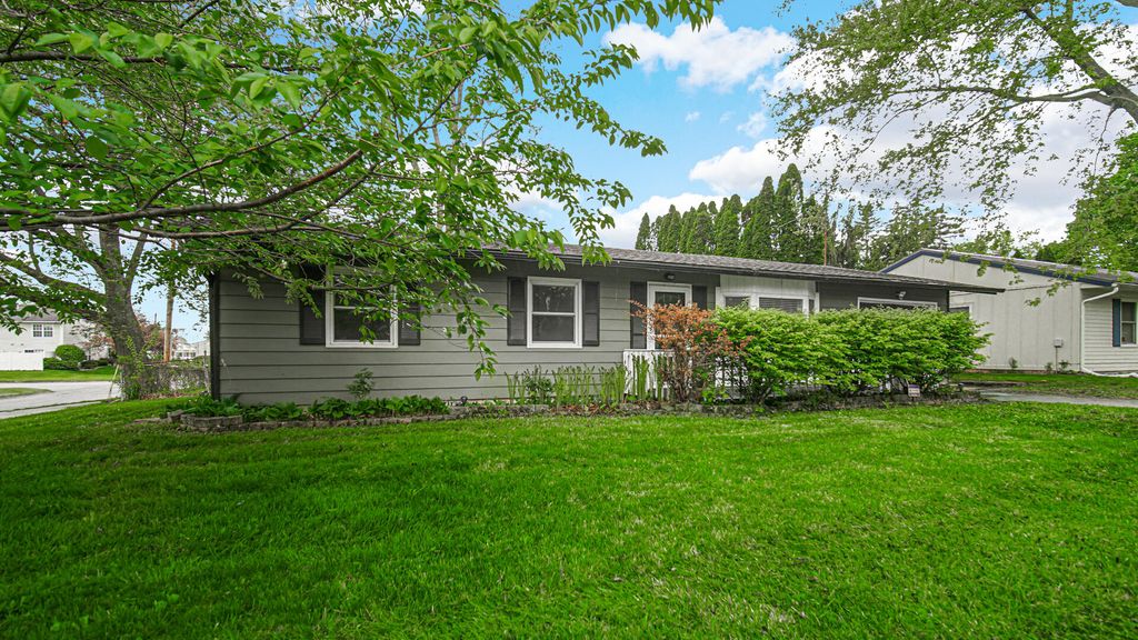 Photo of 1708 Wood Street, Valparaiso, IN 46383 (MLS # 837936)