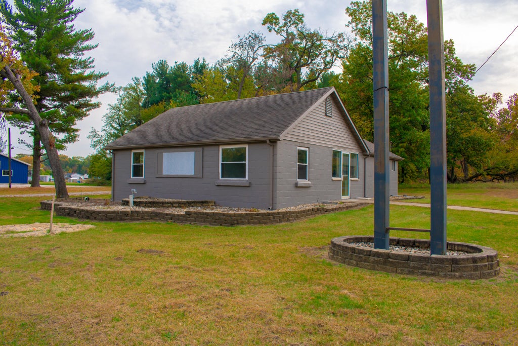 Photo of 4429 E State Road 10, DeMotte, IN 46310 (MLS # 847511)