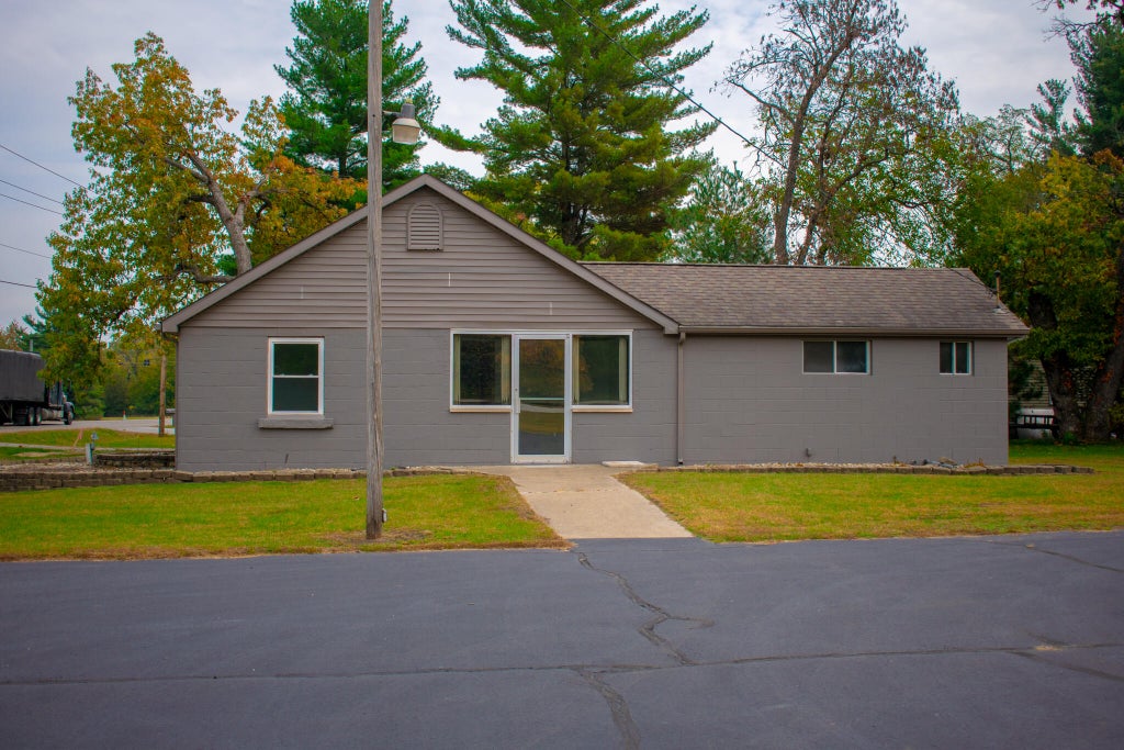 Photo of 4429 E State Road 10, DeMotte, IN 46310 (MLS # 847511)