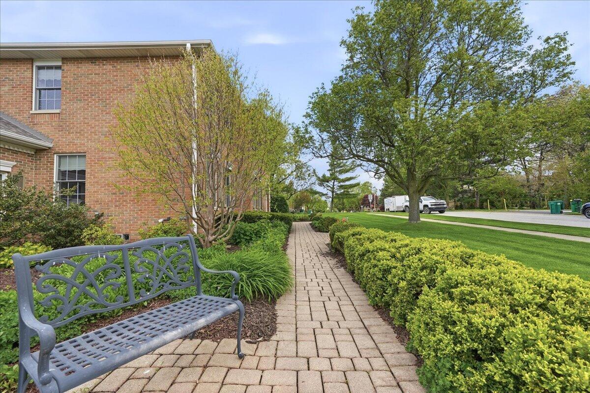 10204 Devonshire Lane