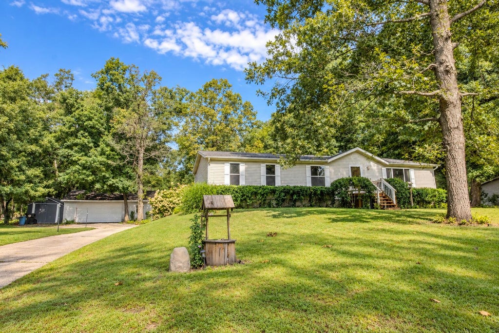 Photo of 5816 E 1042 N, DeMotte, IN 46310 (MLS # 845849)