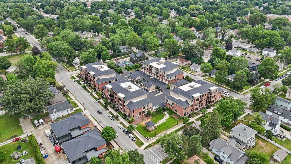 Photo of 204 N Campbell Street, Valparaiso, IN 46385 (MLS # 836316)