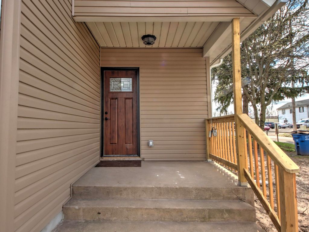 Photo of 302 Oberreich Street, La Porte, IN 46350 (MLS # 836633)