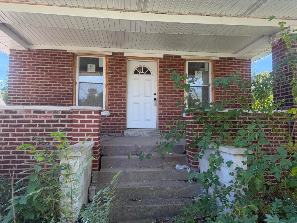 Photo of 225 W 37th Avenue, Gary, IN 46408 (MLS # 846684)