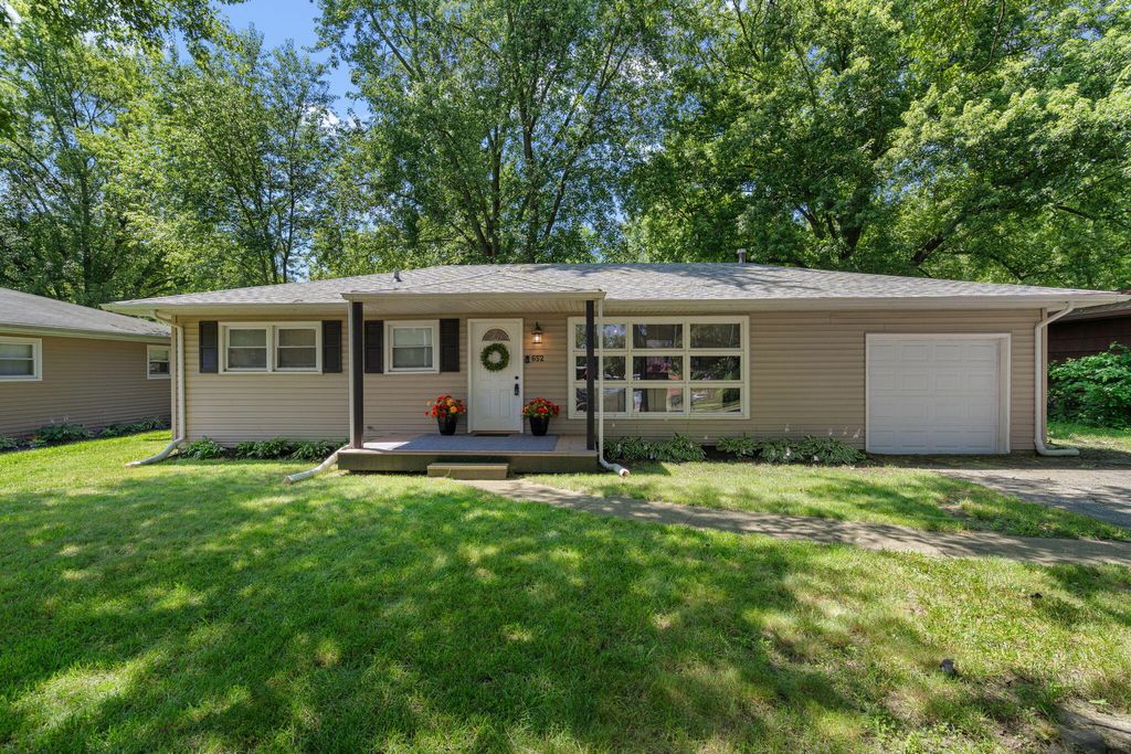 Photo of 652 N Guyer Street, Hobart, IN 46342 (MLS # 841997)