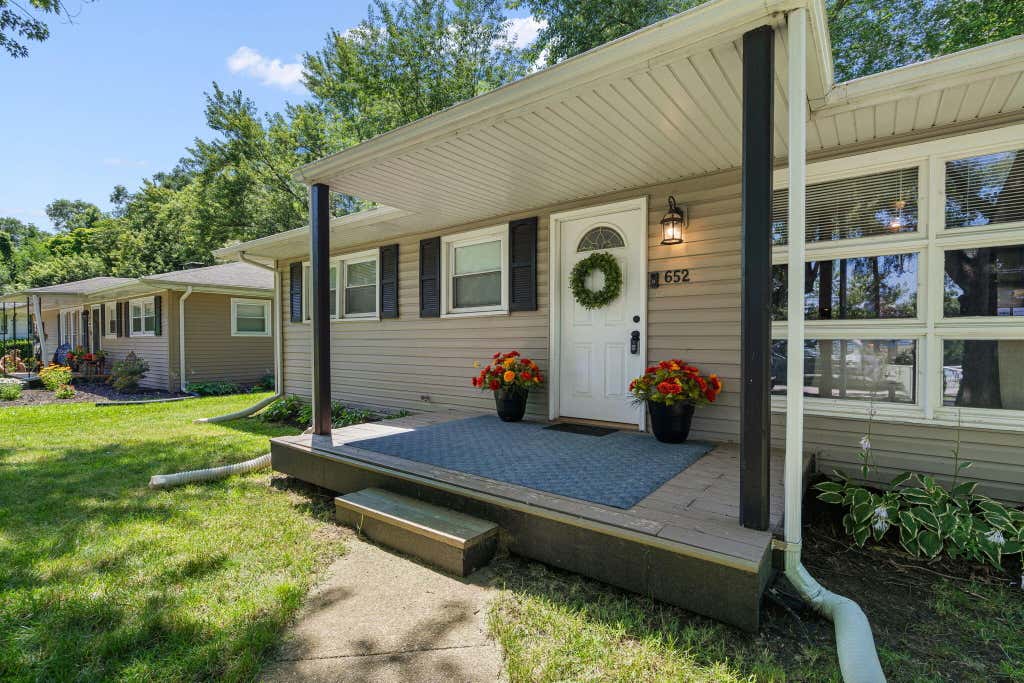 Photo of 652 N Guyer Street, Hobart, IN 46342 (MLS # 841997)
