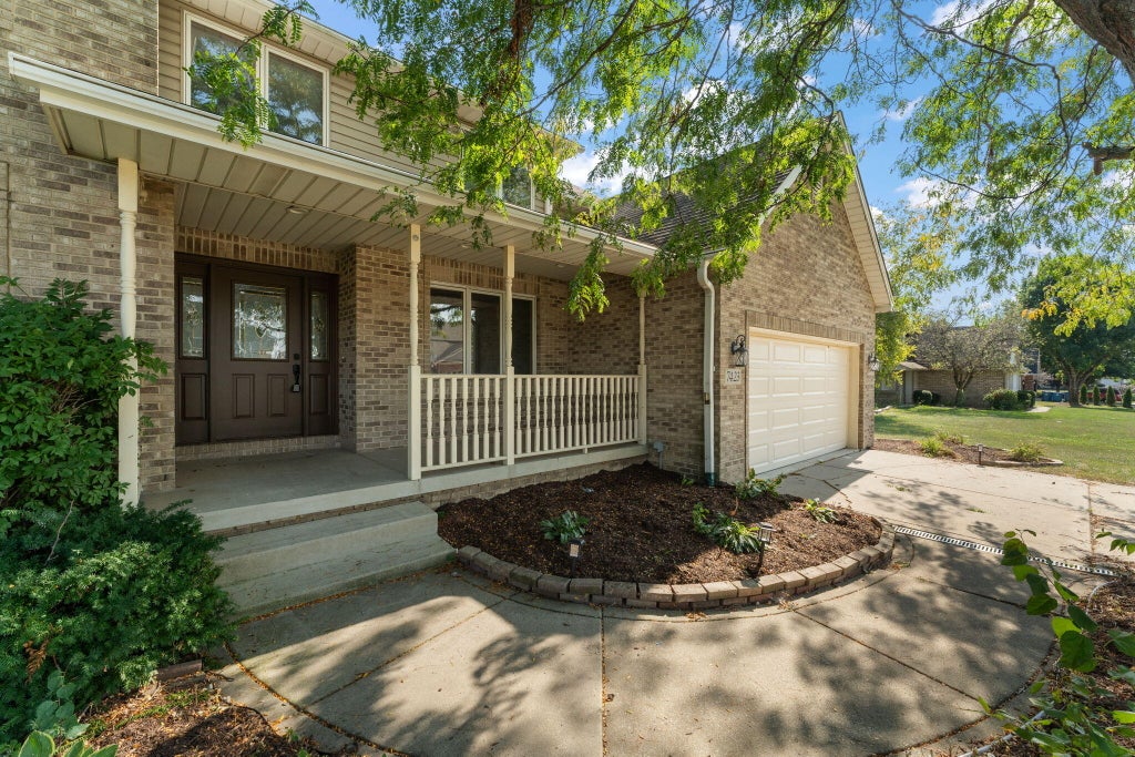 Photo of 7423 E 106th Avenue, Winfield, IN 46307 (MLS # 845406)