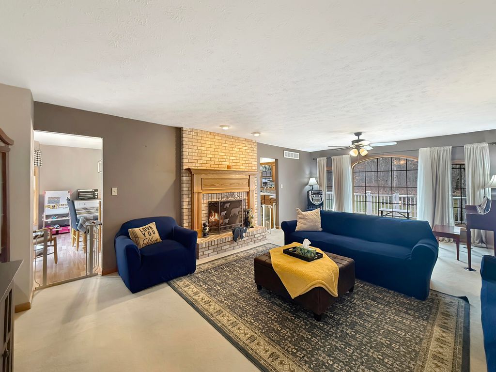 Photo of 490 W 75 S, Valparaiso, IN 46385 (MLS # 836283)