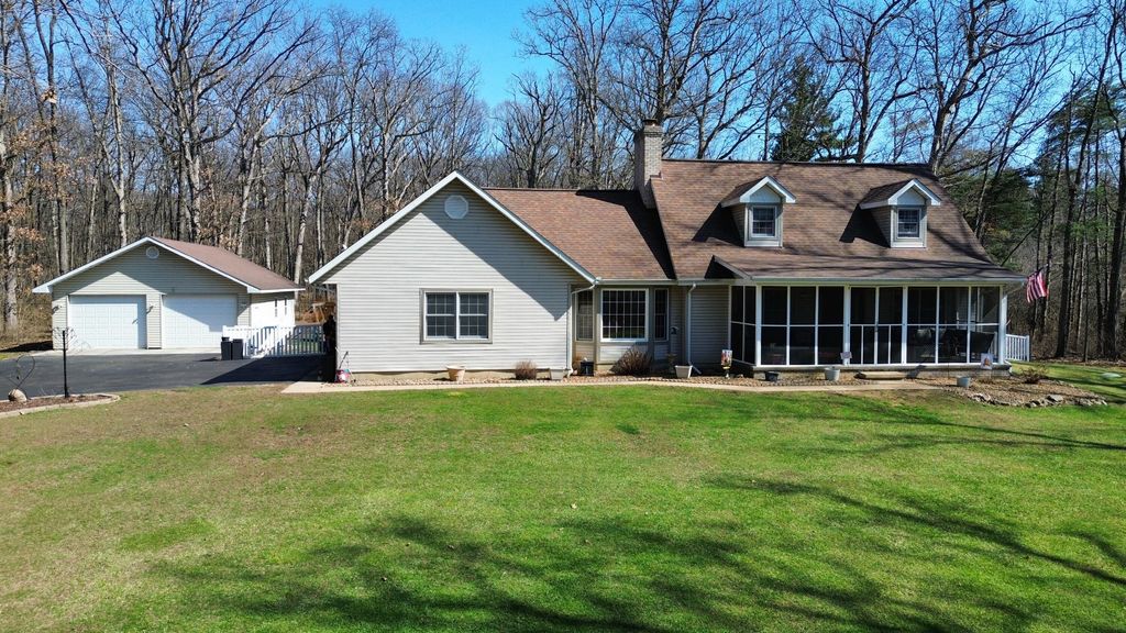 Photo of 490 W 75 S, Valparaiso, IN 46385 (MLS # 836283)