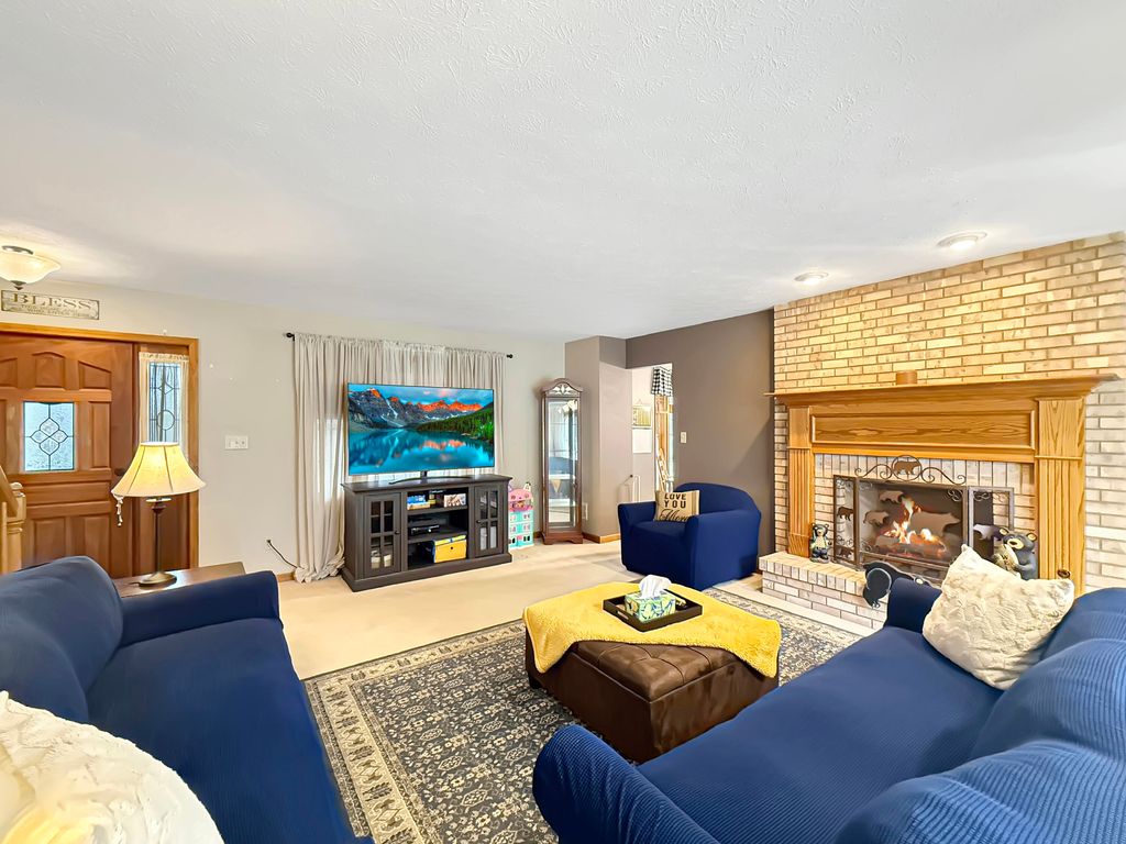 Photo of 490 W 75 S, Valparaiso, IN 46385 (MLS # 836283)