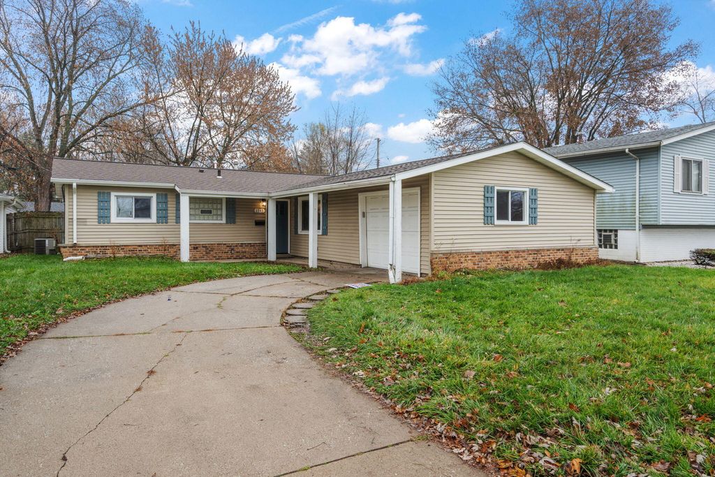 Photo of 1145 N Glenwood Avenue, Griffith, IN 46319 (MLS # 831275)