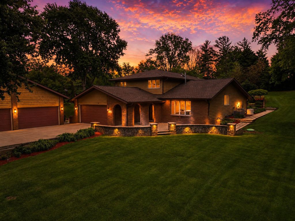 Photo of 12 E 700 N, Valparaiso, IN 46383 (MLS # 839304)