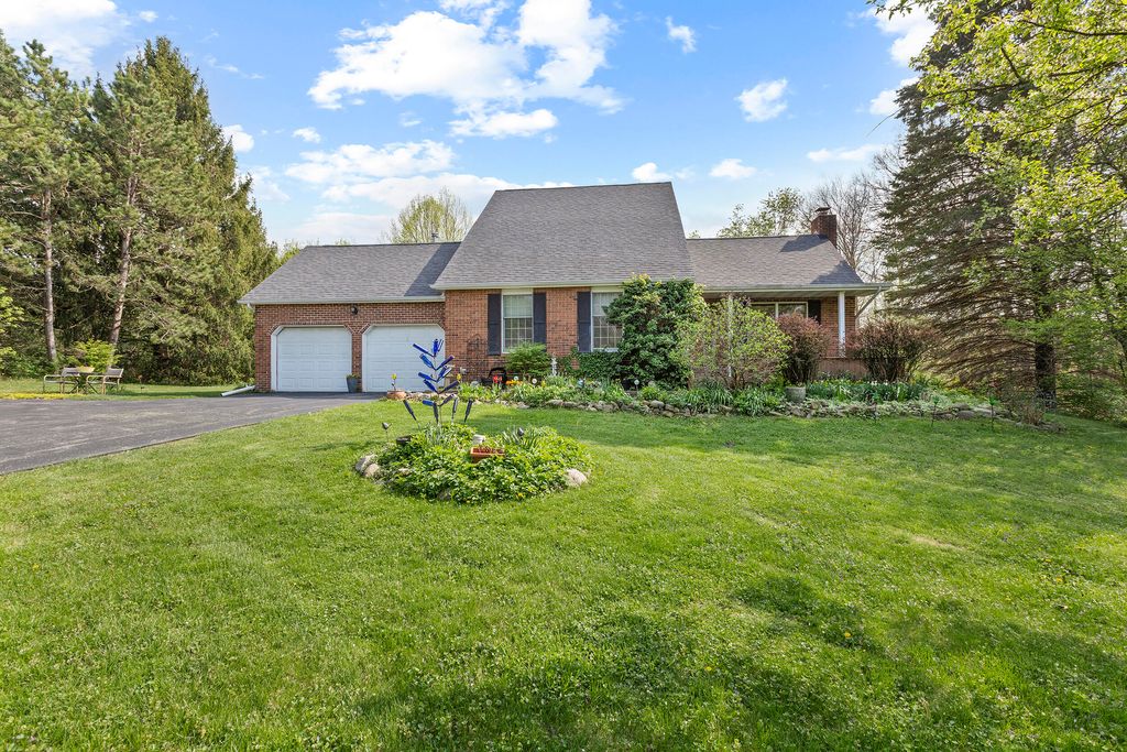 Photo of 328 E Tratebas Road, Chesterton, IN 46304 (MLS # 834904)