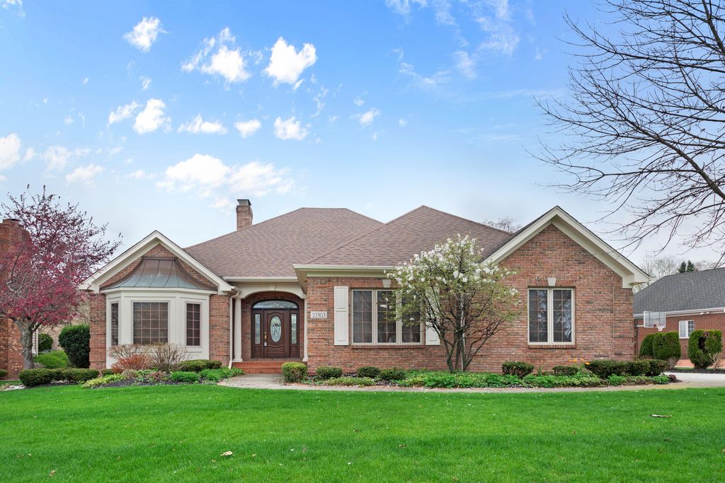 Photo of 10303 Cherrywood Lane, Munster, IN 46321 (MLS # 837097)