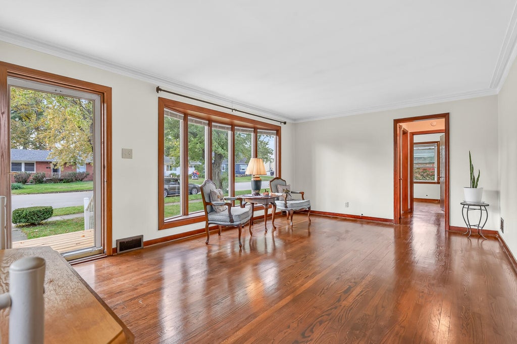 Photo of 17 N Washington Street, Hobart, IN 46342 (MLS # 846880)