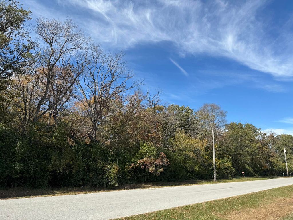Photo of Vacant Land 150 W, Lake Village, IN 46349 (MLS # 829942)
