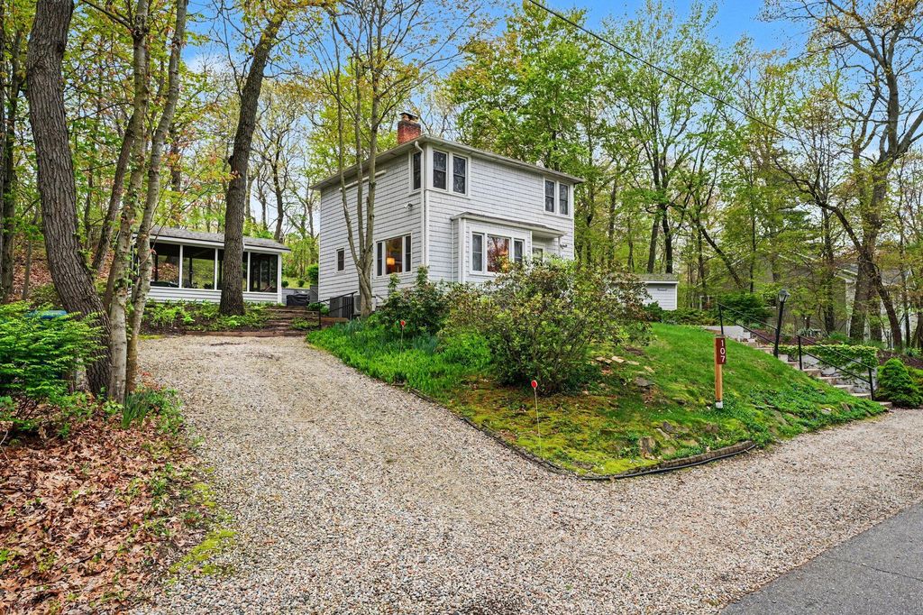 Photo of 107 W Stillwater Avenue, Beverly Shores, IN 46301 (MLS # 838085)