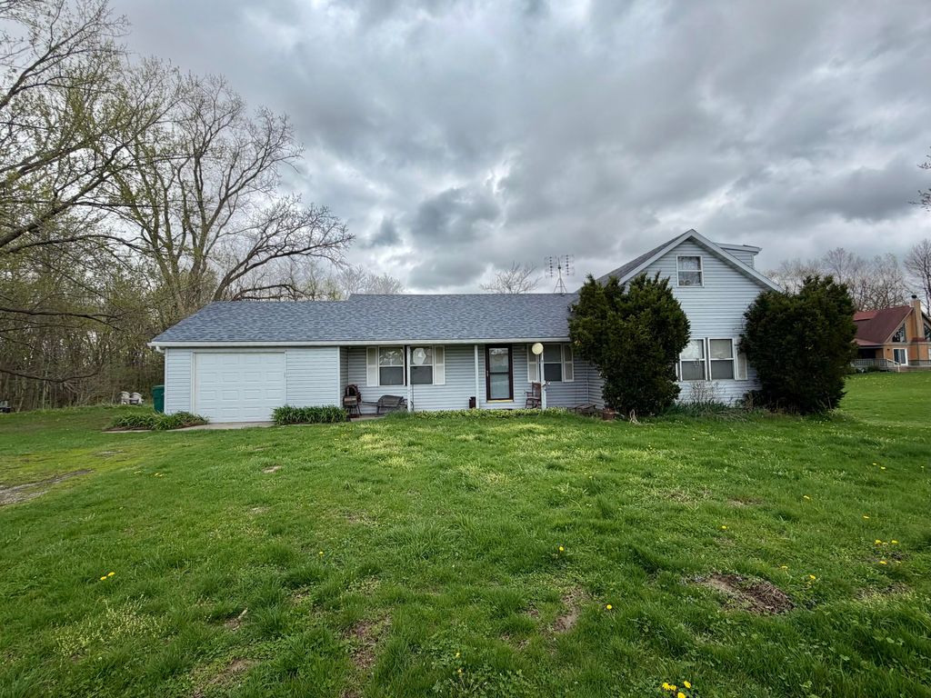 Photo of 757 N County Line Road, Westville, IN 46391 (MLS # 837234)