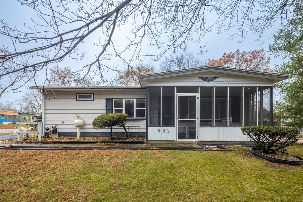 Photo of 932 Liberty Trail, Michigan City, IN 46360 (MLS # 831337)