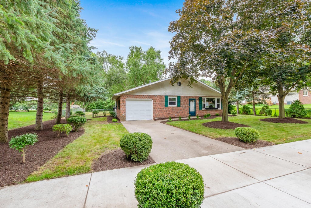 Photo of 705 2nd Avenue NW, DeMotte, IN 46310 (MLS # 845724)
