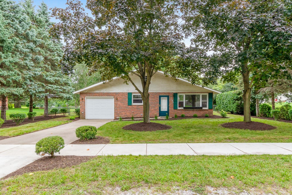 Photo of 705 2nd Avenue NW, DeMotte, IN 46310 (MLS # 845724)