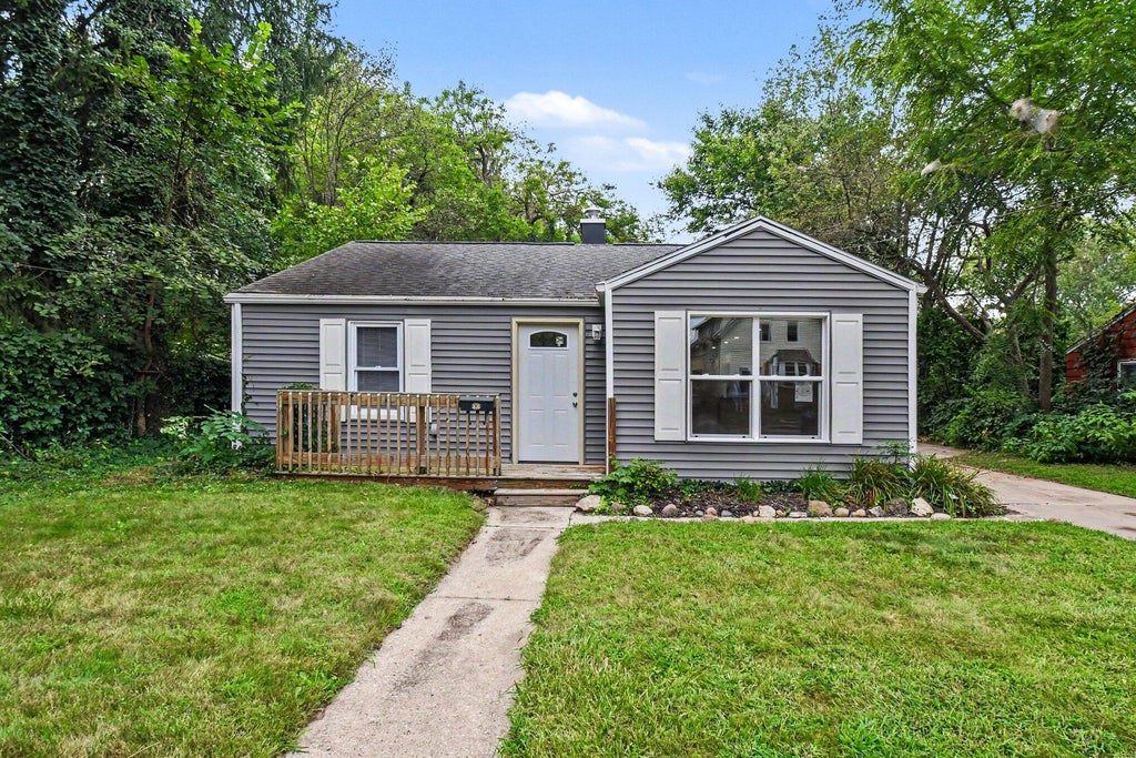 Photo of 3311 Tilden Avenue, Michigan City, IN 46360 (MLS # 844619)