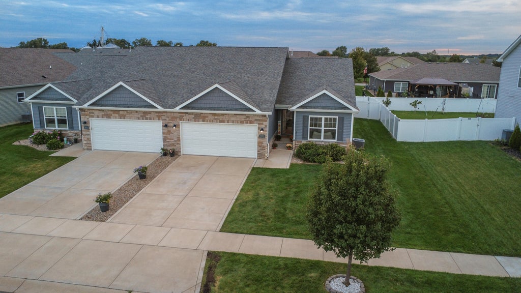 Photo of 14922 Drummond Street #B, Cedar Lake, IN 46303 (MLS # 845861)