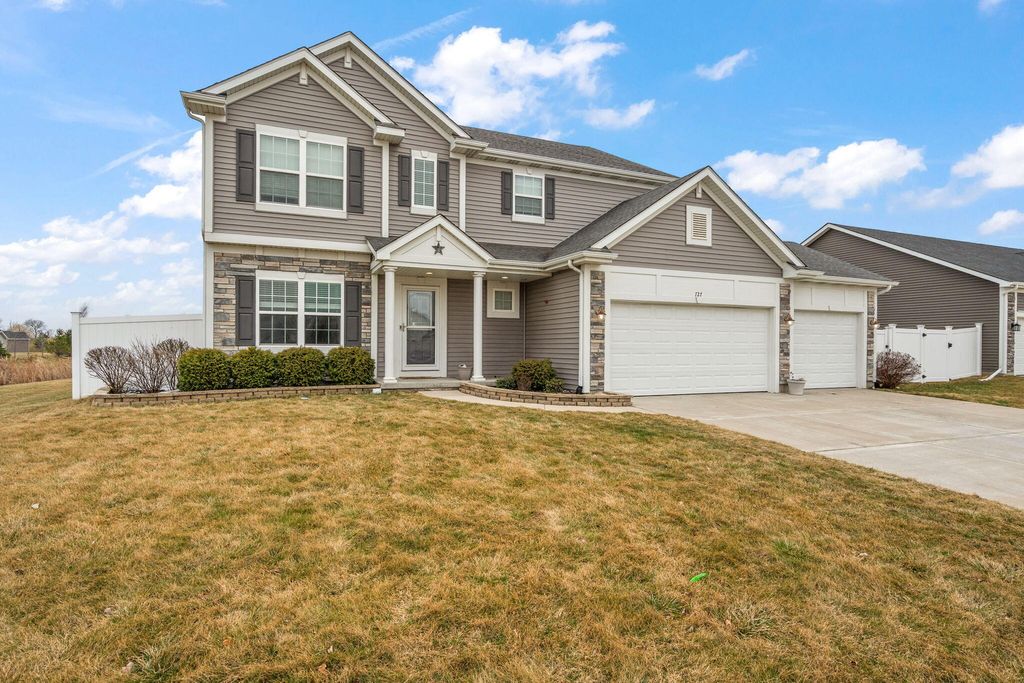 Photo of 727 E 118th Avenue, Crown Point, IN 46307 (MLS # 835369)