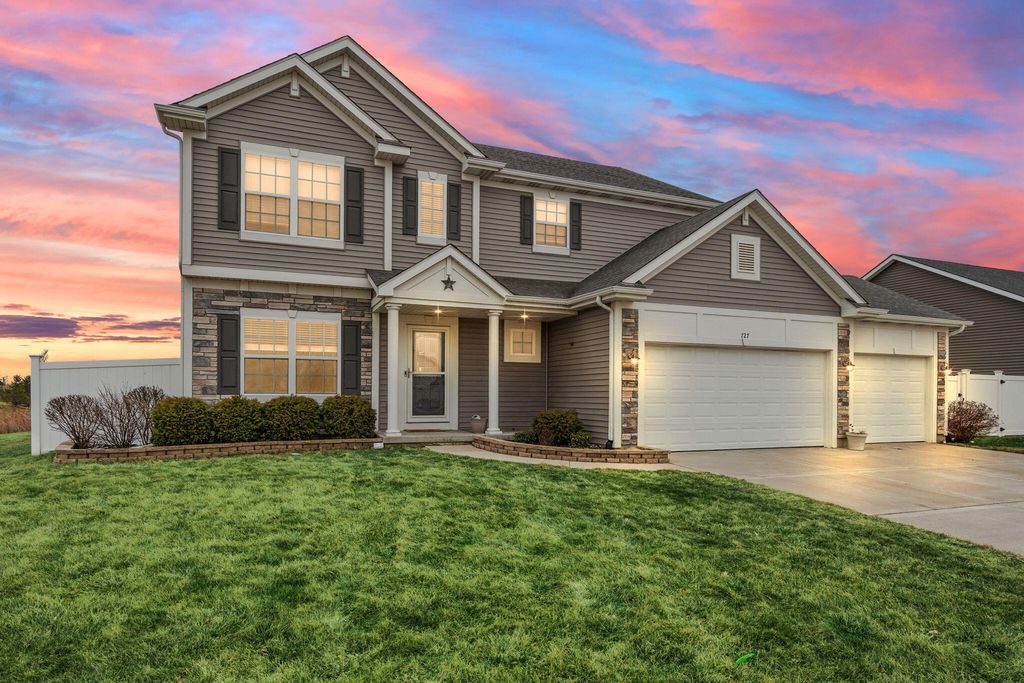 Photo of 727 E 118th Avenue, Crown Point, IN 46307 (MLS # 835369)