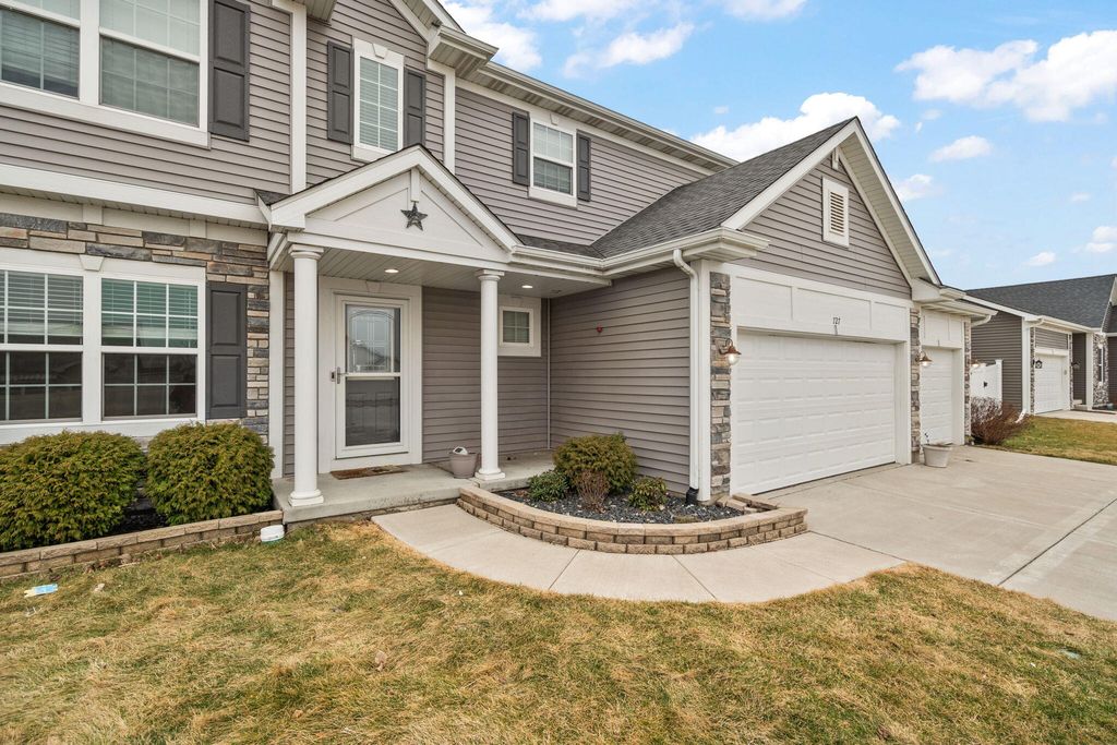 Photo of 727 E 118th Avenue, Crown Point, IN 46307 (MLS # 835369)