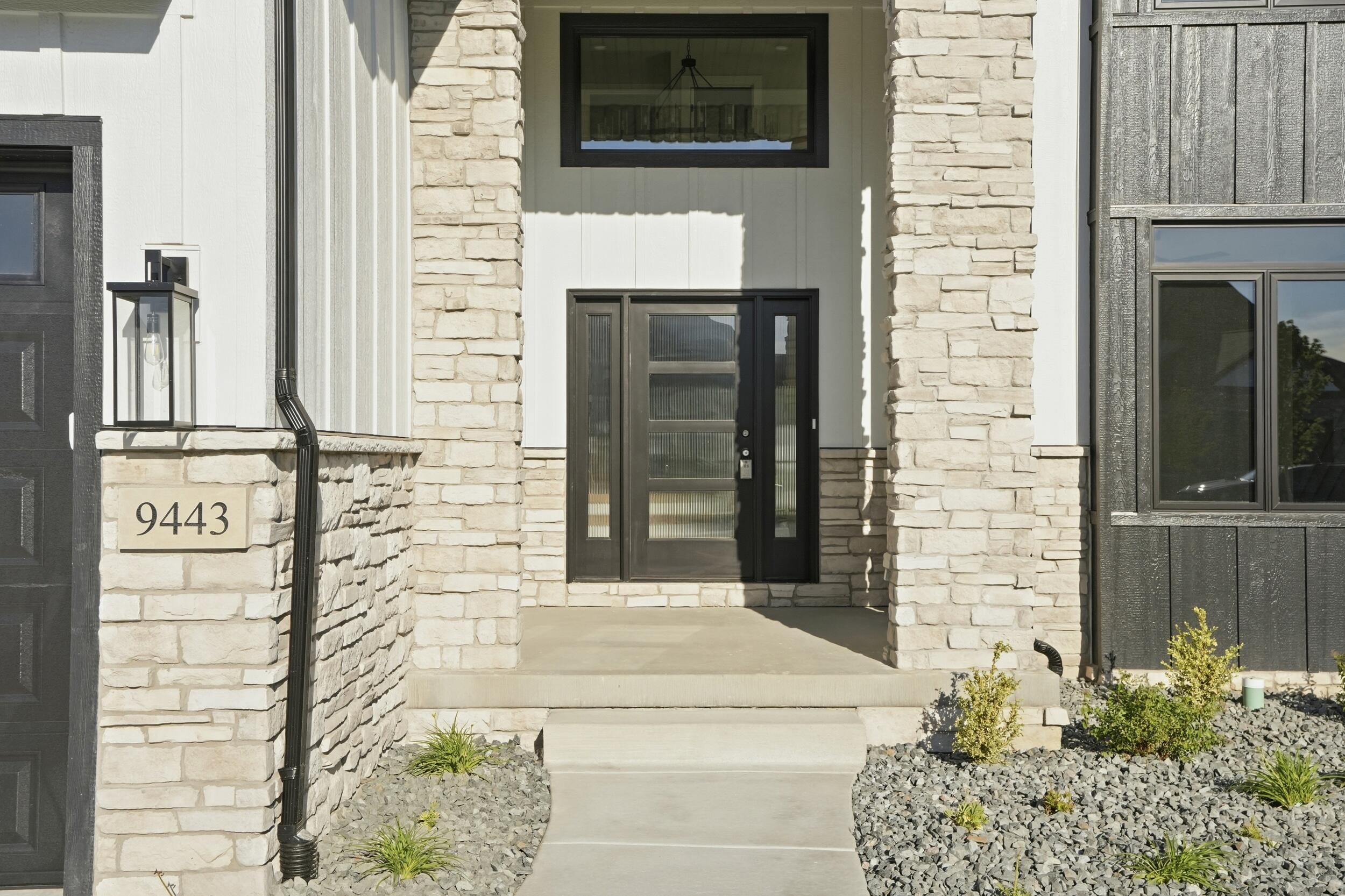 9443 Tall Grass Trail